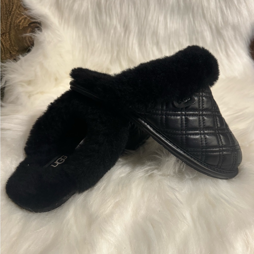 UGG Scuffette II Quilted Genuine Shearling Slipper in Black